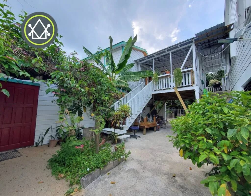 PB0020 – Placencia Village Income Property:Charming Garden Lodge