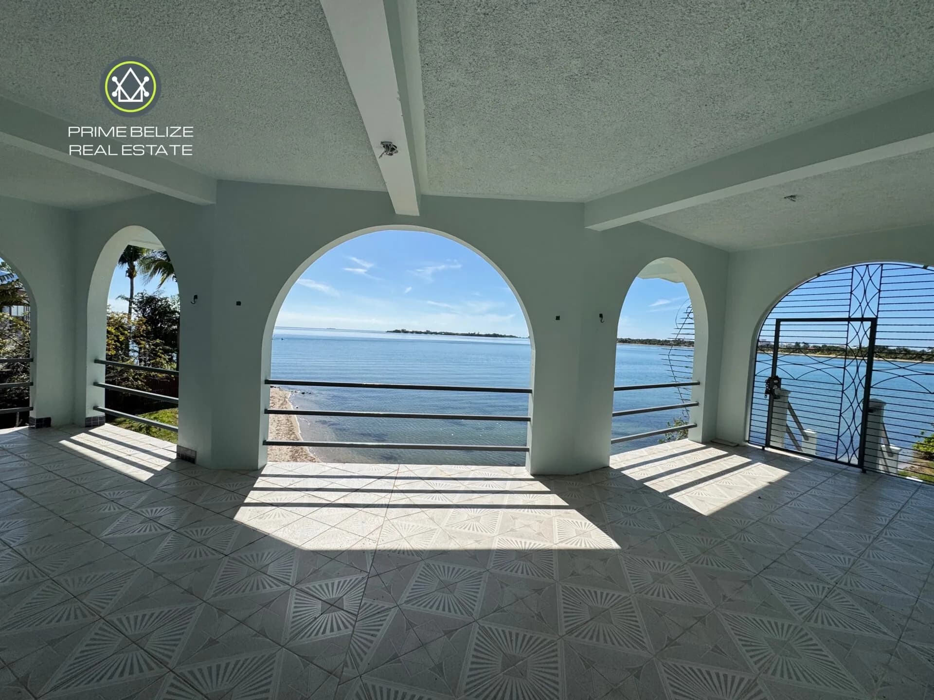 PH0032 – Sand Castle – Two-Story Beach House – One of the last beachfront near the Village - Photo 3