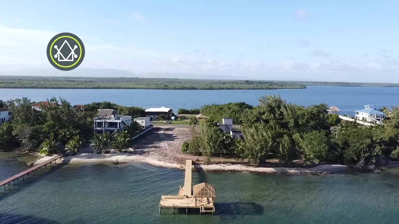 PL0130 – Extra-large beachfront with pier/dock on the Million Dollar Mile - Photo 6
