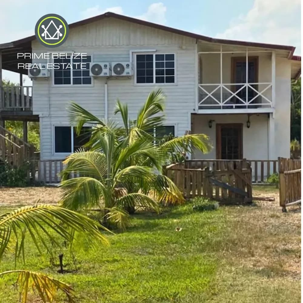 PH0072 – Two Residential homes off grid – Selena Village 5 miles to Spanish lookout