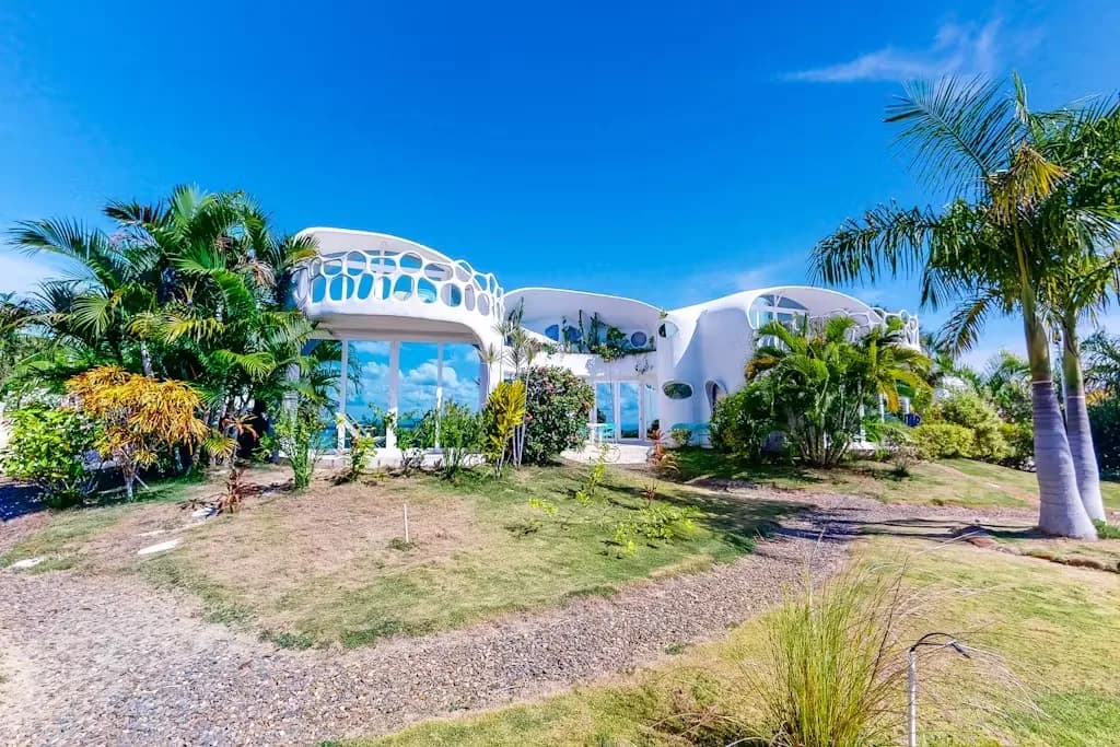 PB0014 – Turnkey Lagoon front Resort Opportunity in Placencia, Belize
