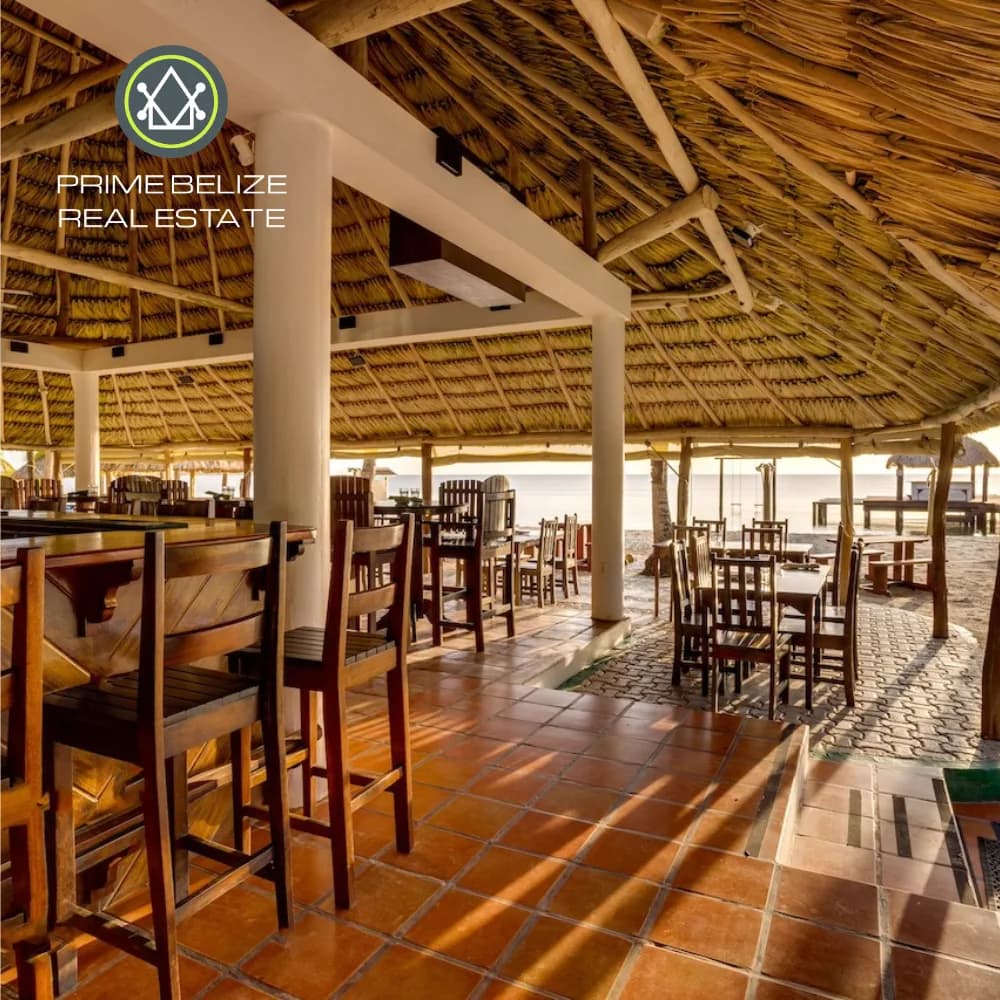 PB0008 – Green Parrot Beach Resort