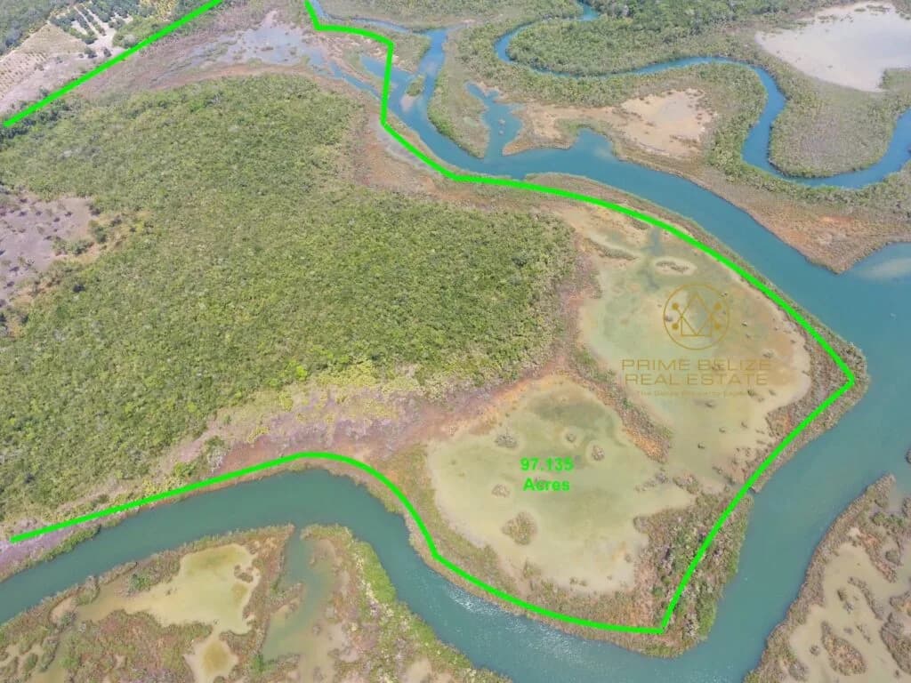 PL0015 – Extraordinary 100 Acre Parcel near Mango Creek