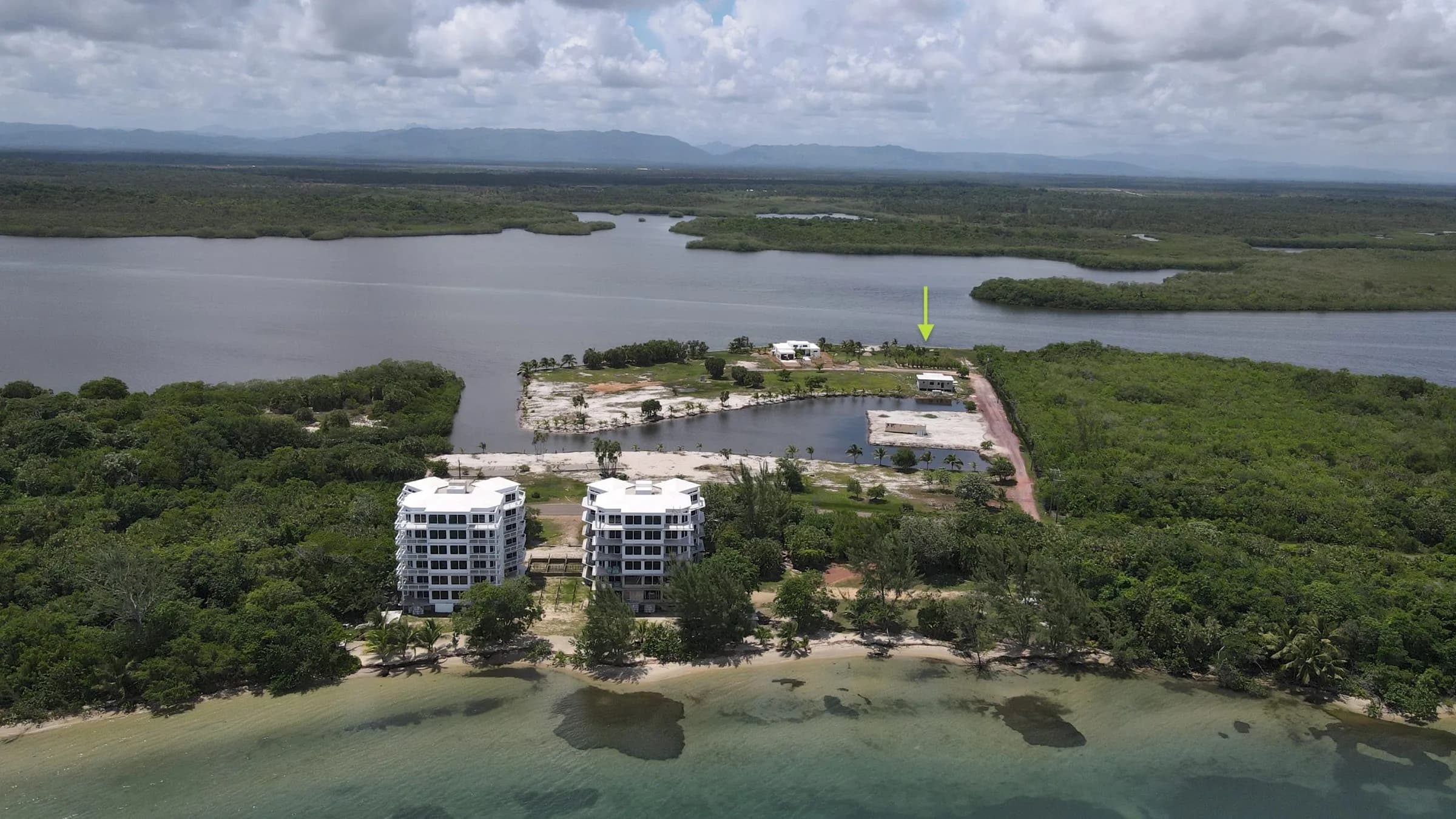 PL0088 – Mountain View Waterfront Lot with Seawall – Maya Beach Lot 13 - Photo 4