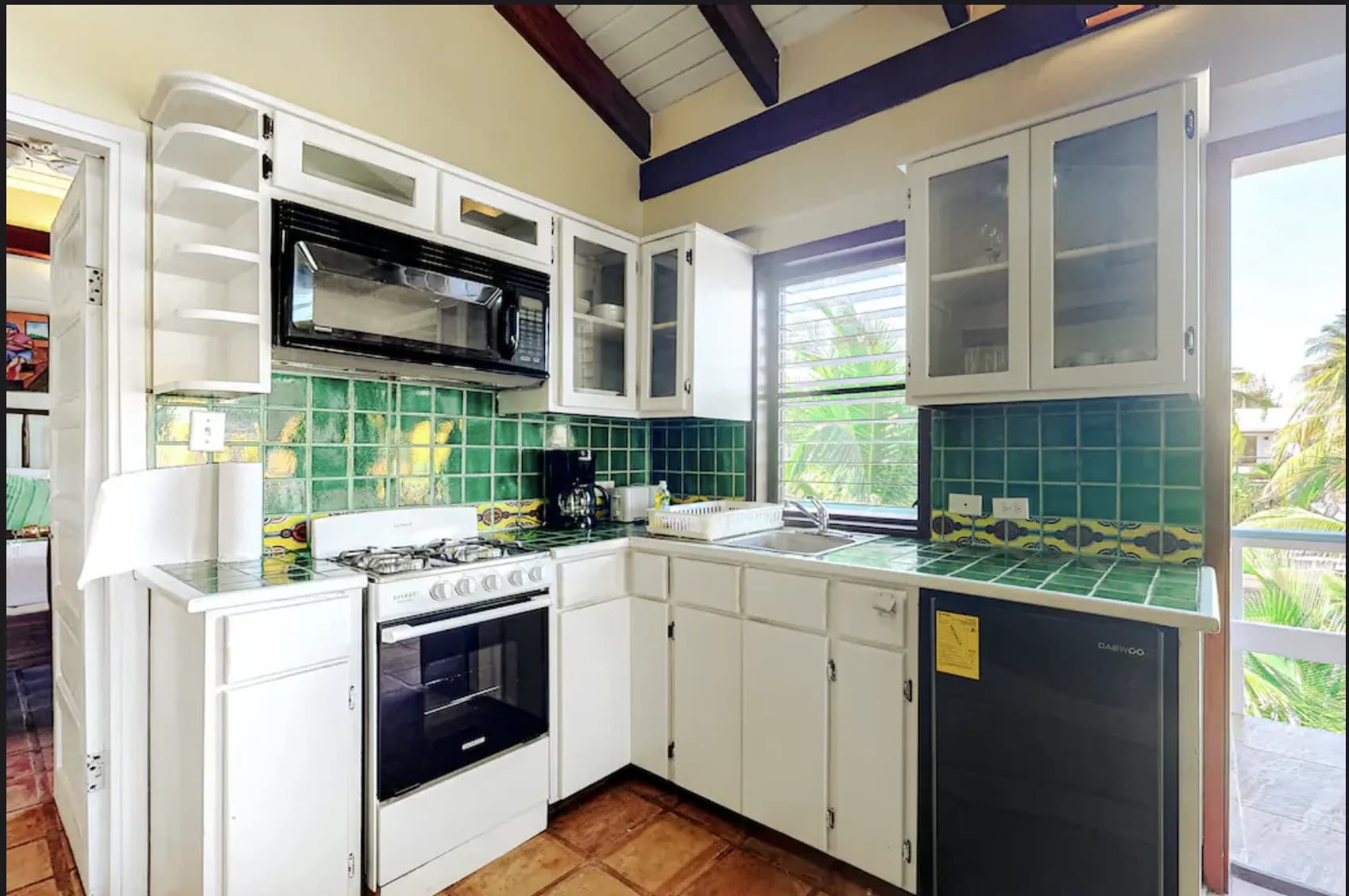PC0013 – Beachside Bliss: Oceanfront 2-Bedroom Condo Unit at Beachside Villas - Photo 6
