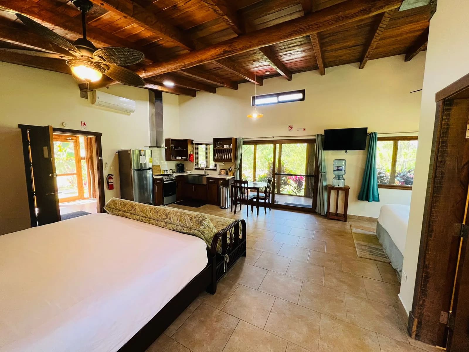 PB0011 – Turn-Key Property and Business – Mountain Pine Ridge, Cayo District - Photo 8