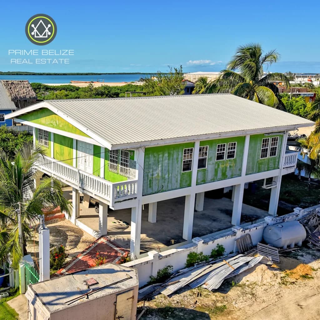 PH0044 – Beautiful Canal Front 3-Bedroom Home in Ambergris Caye