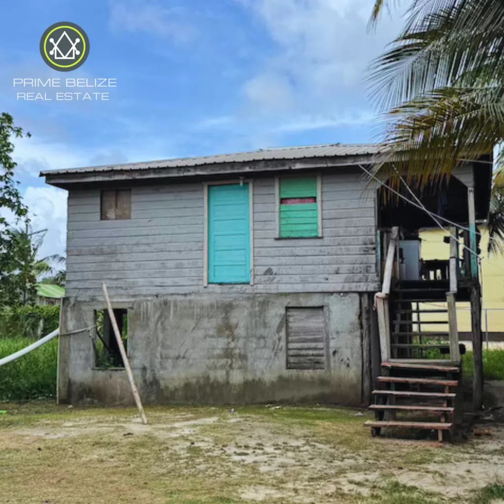 PH0050 – Fixer-Upper Property for Sale in Seine Bight – Placencia Peninsula