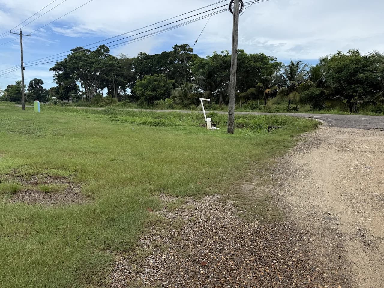 PL0225 – Road Frontage Double Lot with Home in Sarawee Village Near Dangriga - Photo 3