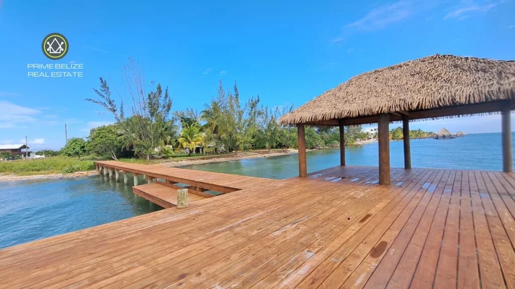 PL0130 – Extra-large beachfront with pier/dock on the Million Dollar Mile