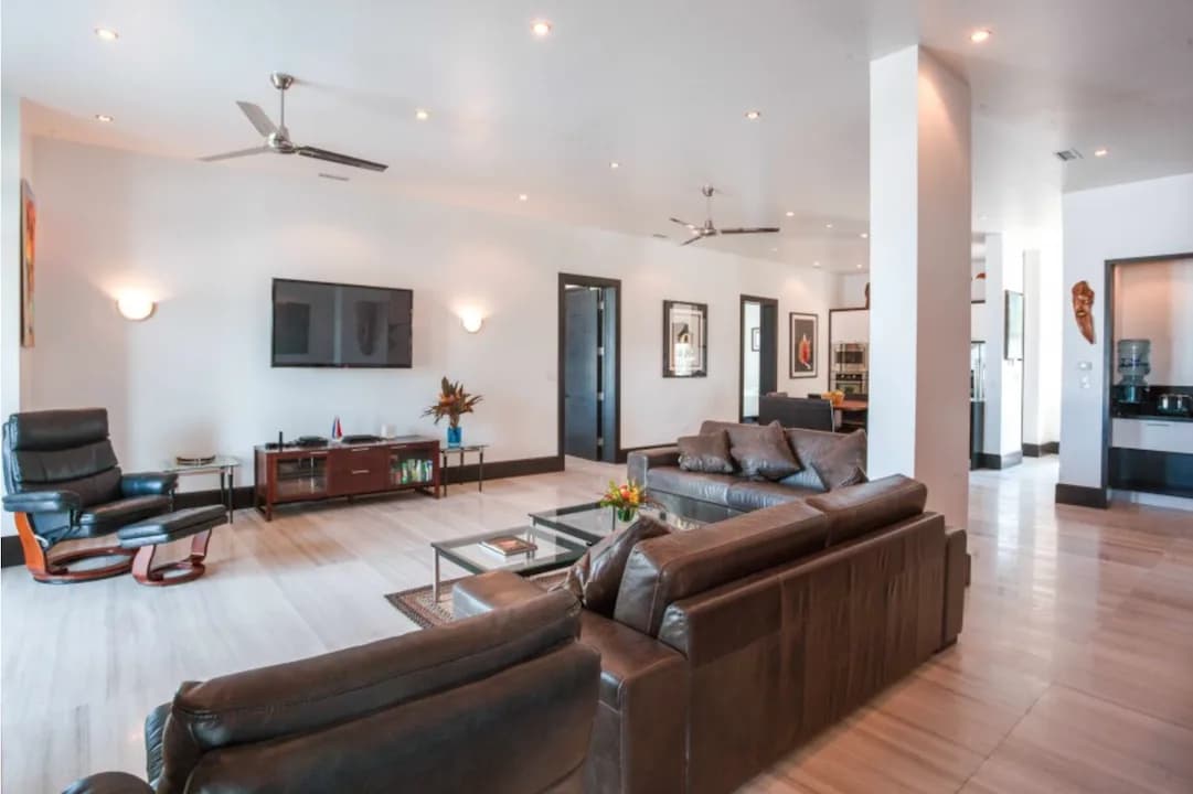 PC0011 – Luxury Beachfront Condominium – 2 Bedroom - Photo 5