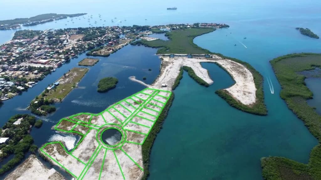 PL0143 – Footprints in the sand – An Island Subdivision in Placencia