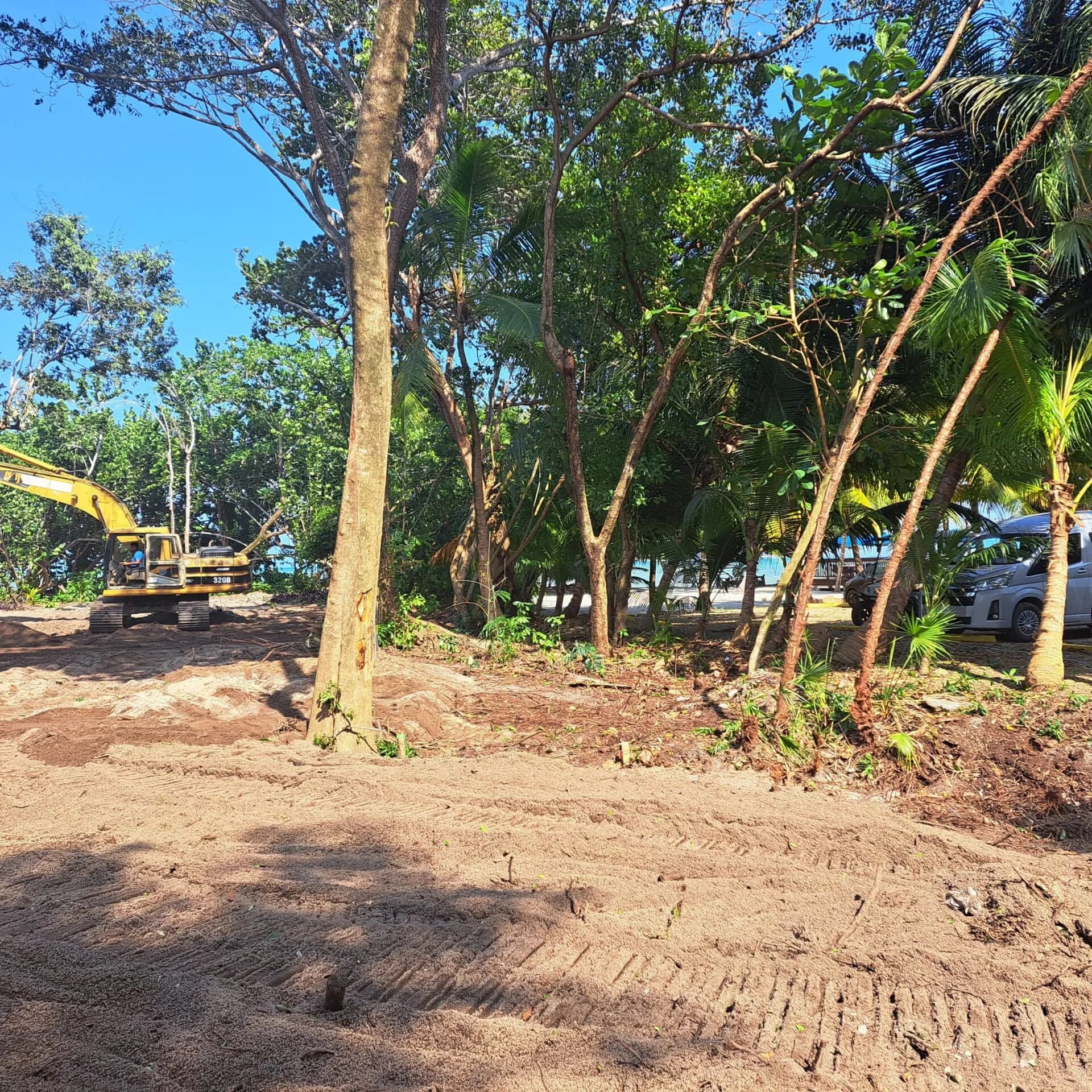 PL0134 – Location Location – Beachfront Lot Near Placencia Airport - Photo 6