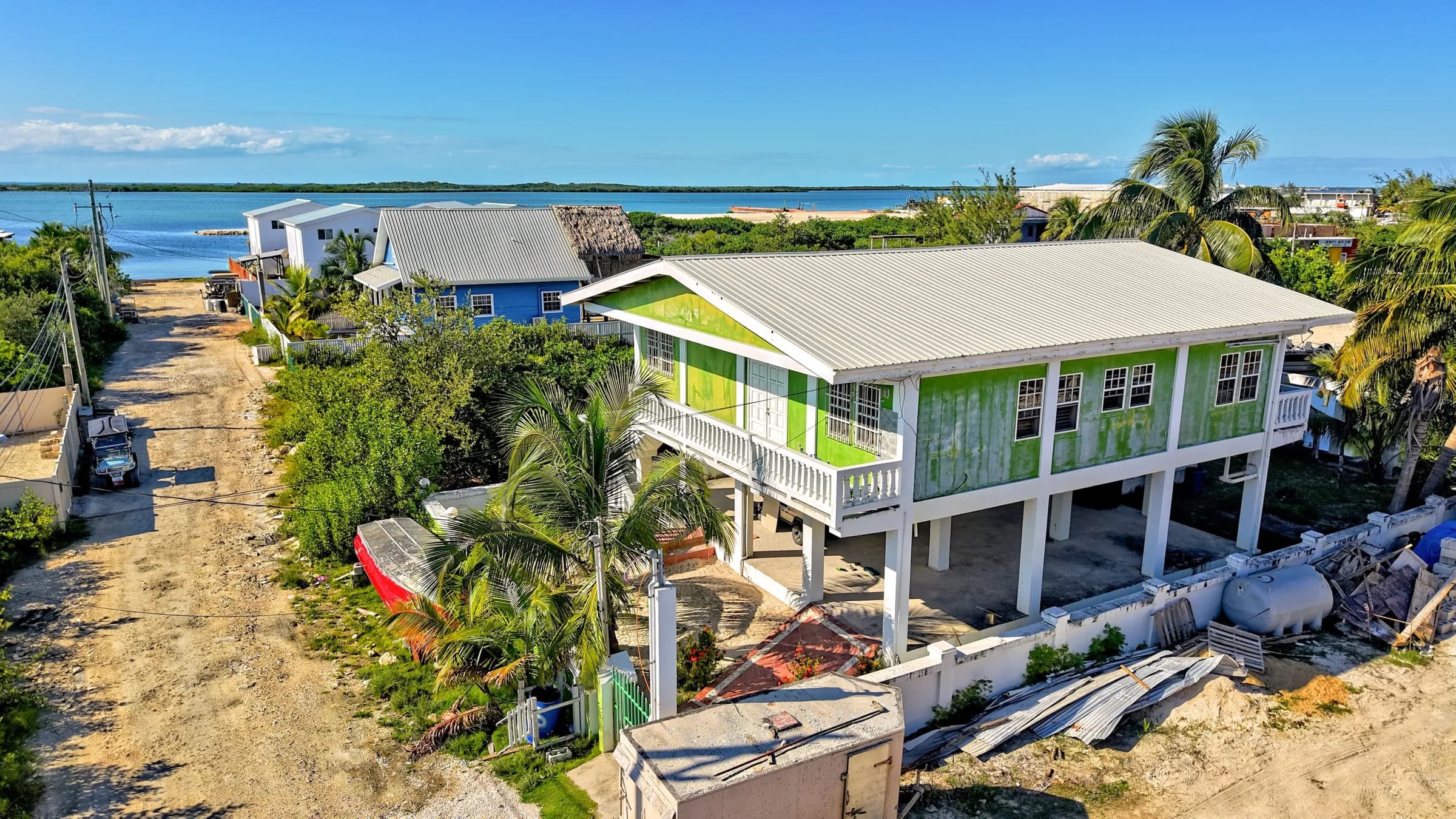 PH0044 – Beautiful Canal Front 3-Bedroom Home in Ambergris Caye - Photo 6