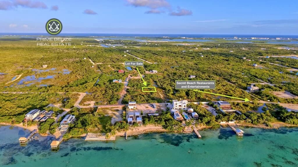 PL0067 – AMBERGRIS CAYE – SECRET BEACH – 500ft from the Beach
