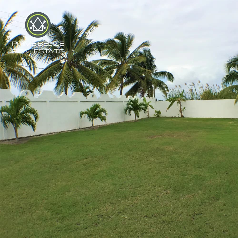 PH0070 – Stunning 5 bedroom House in Gated Tarpon Cove Estate – Corozal District - Photo 4