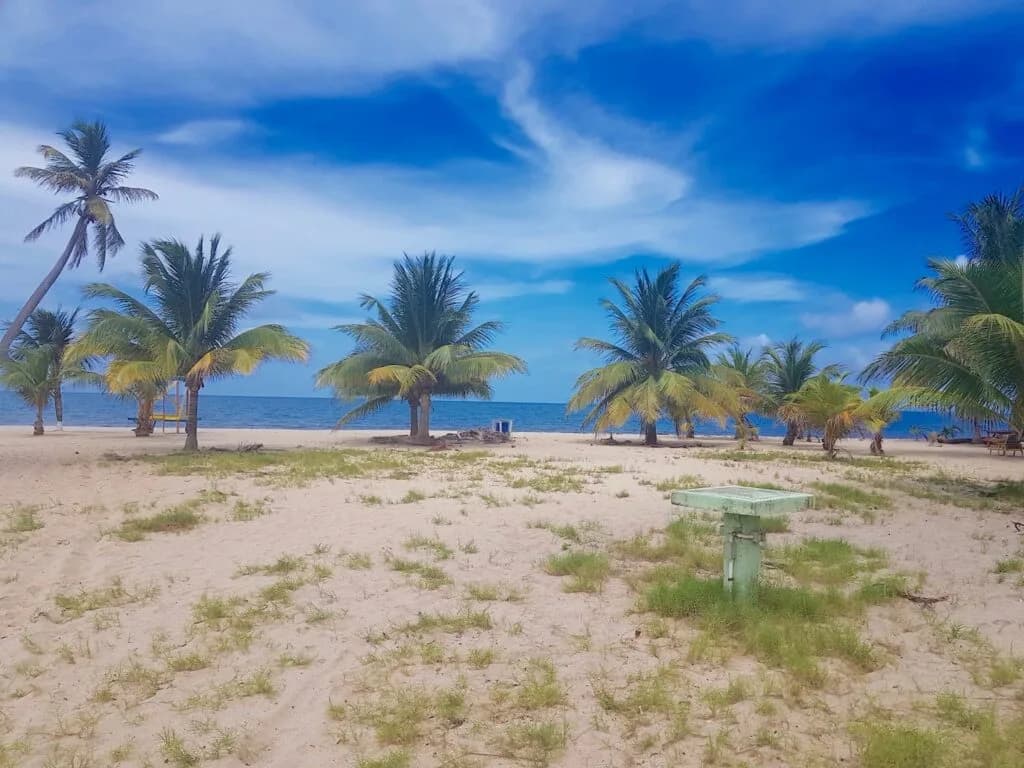 PL0003 – ONLY ROAD TO BEACH IN PLACENCIA VILLAGE