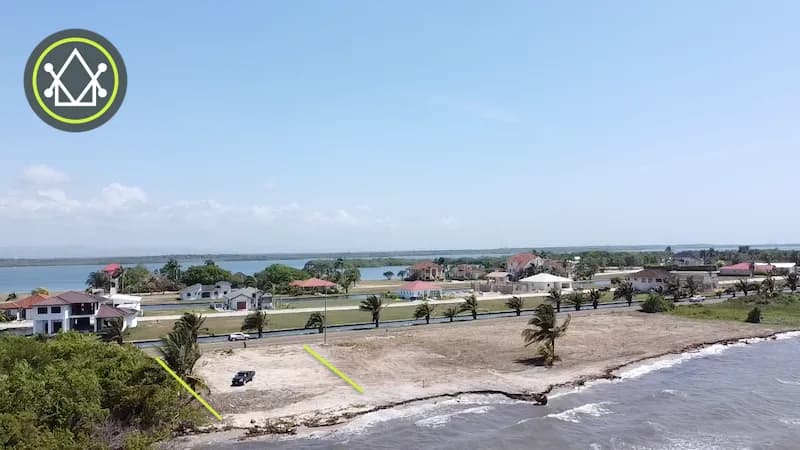 PL0167 – Prime Beachfront Lot on Million Dollar Drive – Placencia Peninsula