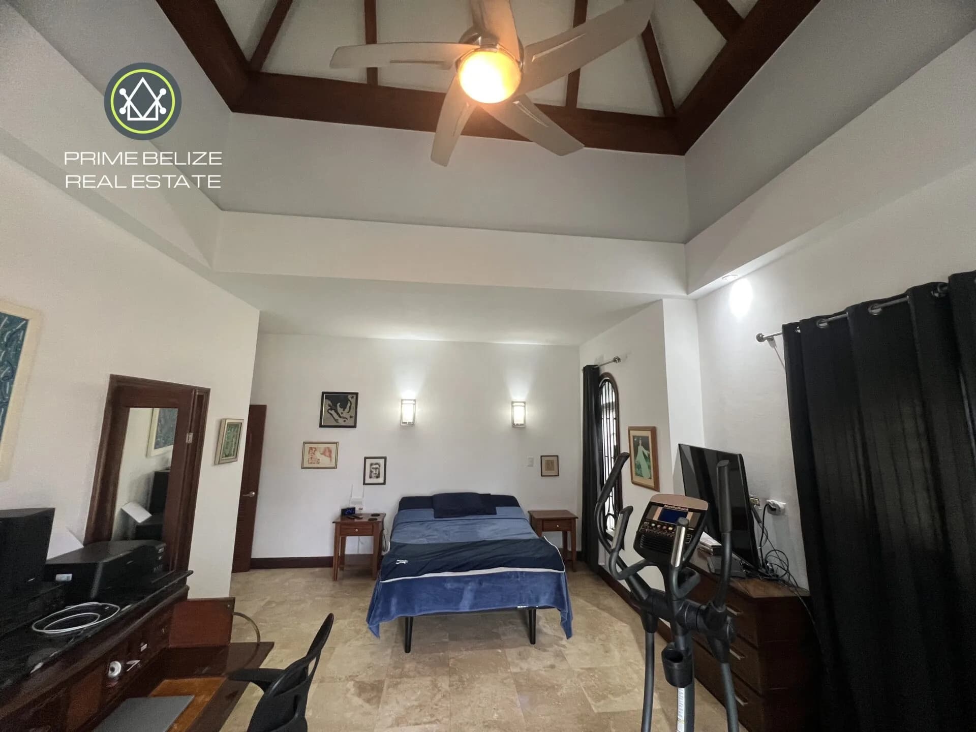 PC0019 – 4 bedroom beachfront condo package – downtown Placencia village - Photo 5