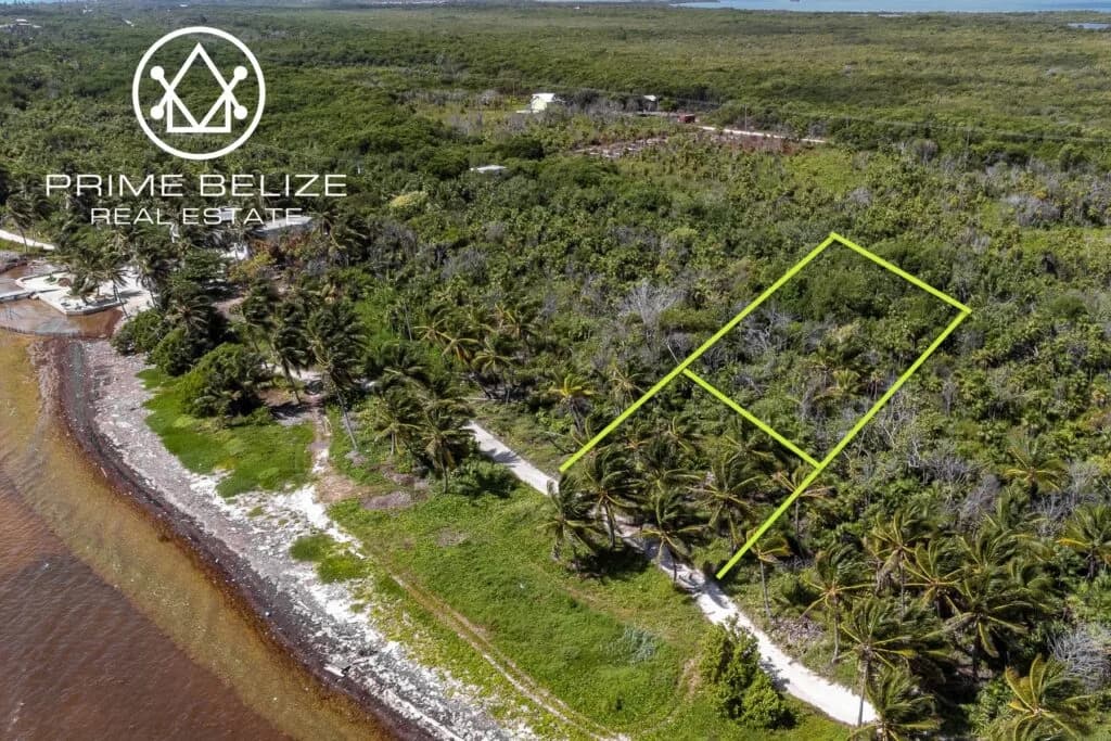 PL0077 – Beachfront property 9 miles north of San Pedro Town