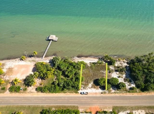 PL0164 – Prime Beachfront Lot in Plantation, Placencia - Photo 2