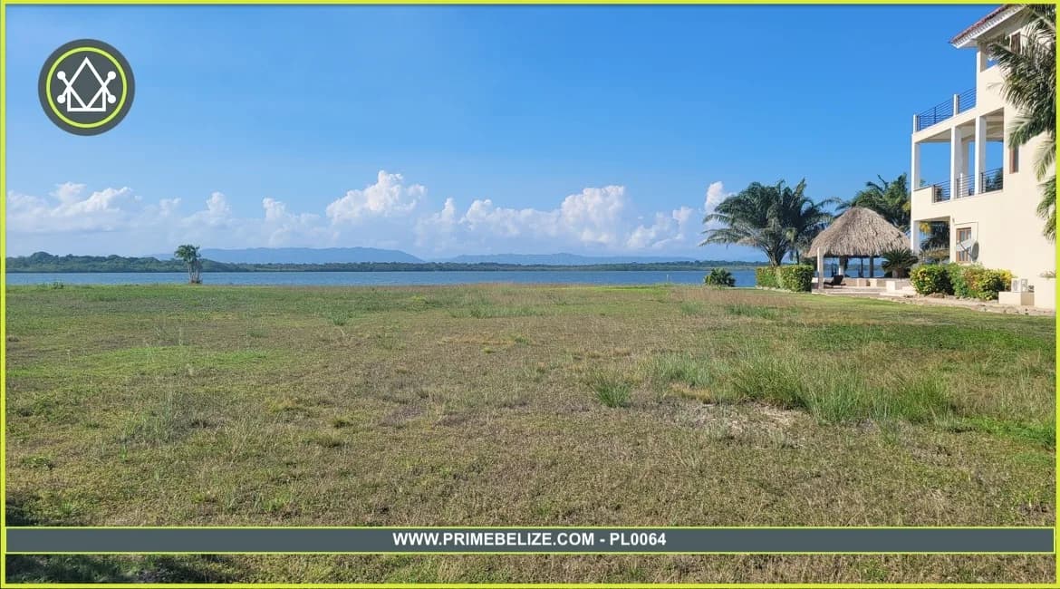 PL0064 – Exclusive Residential Waterfront Lot in Gated Development – Prime Location! - Photo 2