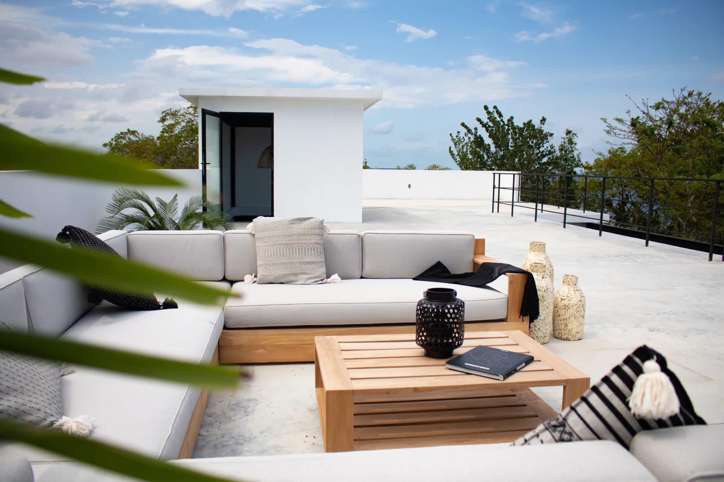 PH0006 – Brand New Modern Build – 4 Bedroom Beachfront Villa - Photo 7