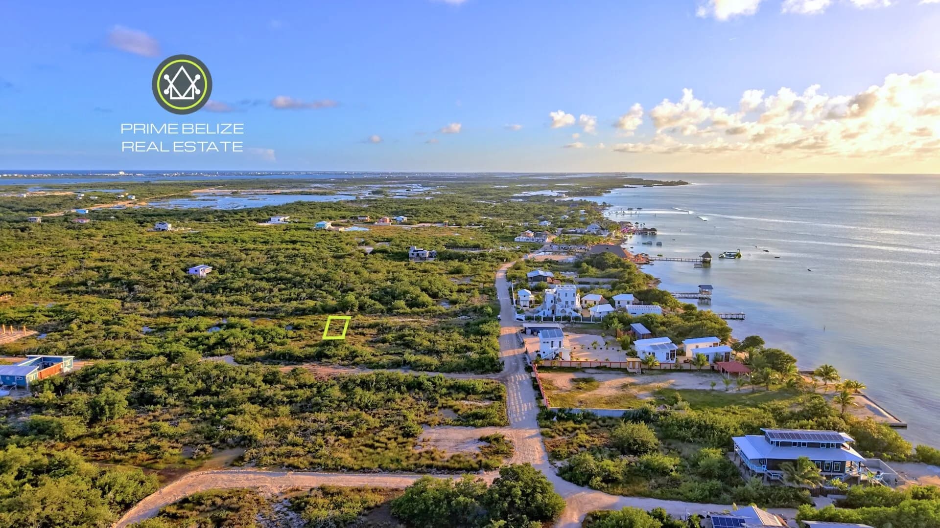 PL0067 – AMBERGRIS CAYE – SECRET BEACH – 500ft from the Beach - Photo 2