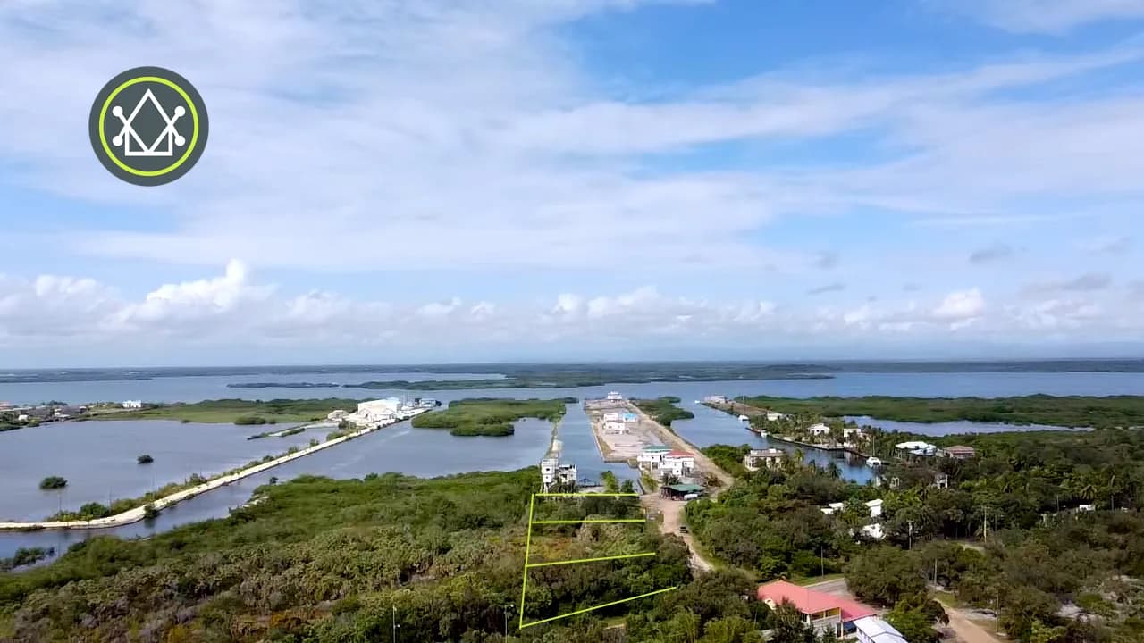PL0110 – Double Commercial Road front Lot – Prime Location in Placencia Peninsula! - Photo 2